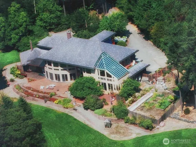 $3,270,000 | 14405 Southwest Pohl Road, Vashon, WA 98070