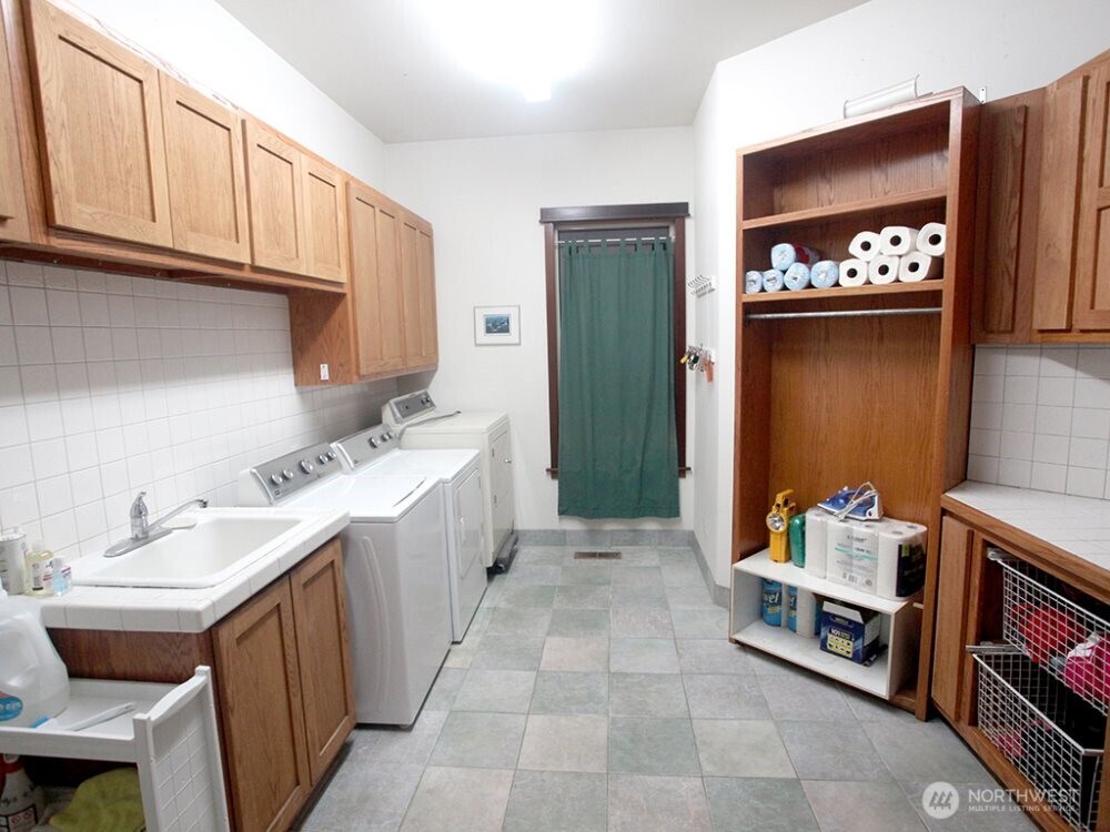 14405 Southwest Pohl Road Vashon, WA 98070 - Photo 14 of 38