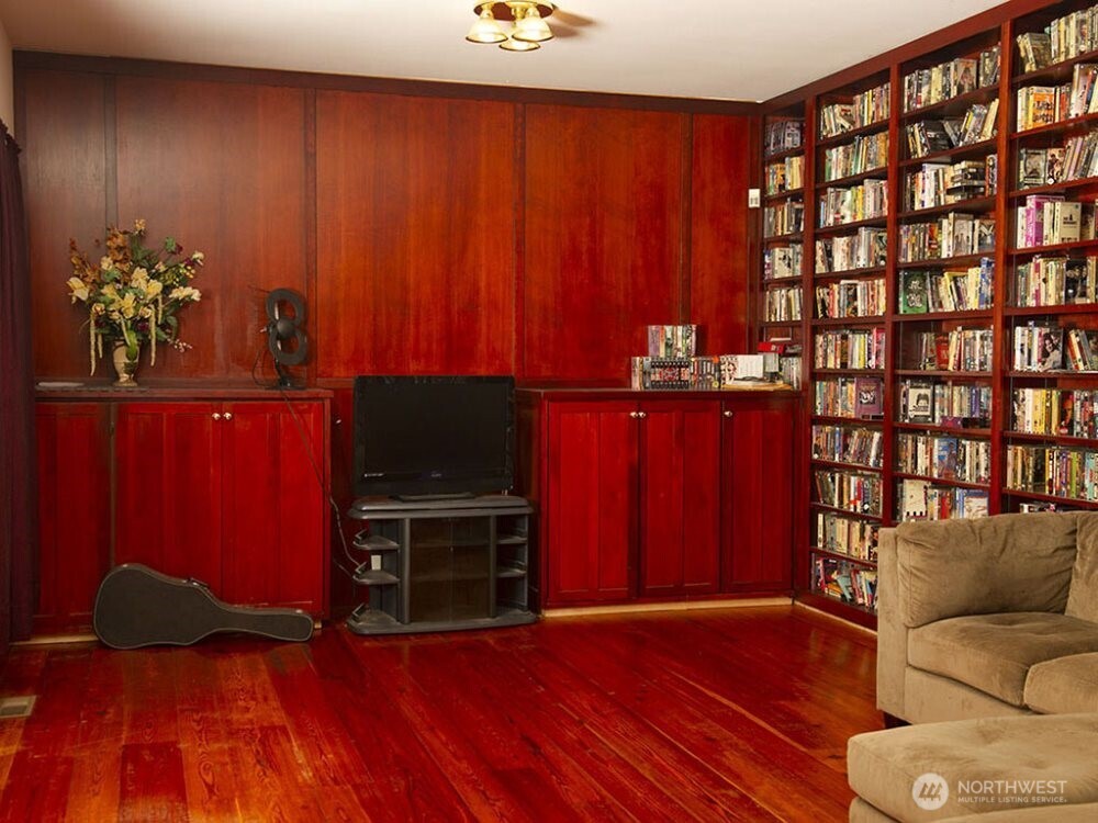 14405 Southwest Pohl Road Vashon, WA 98070 - Photo 16 of 38