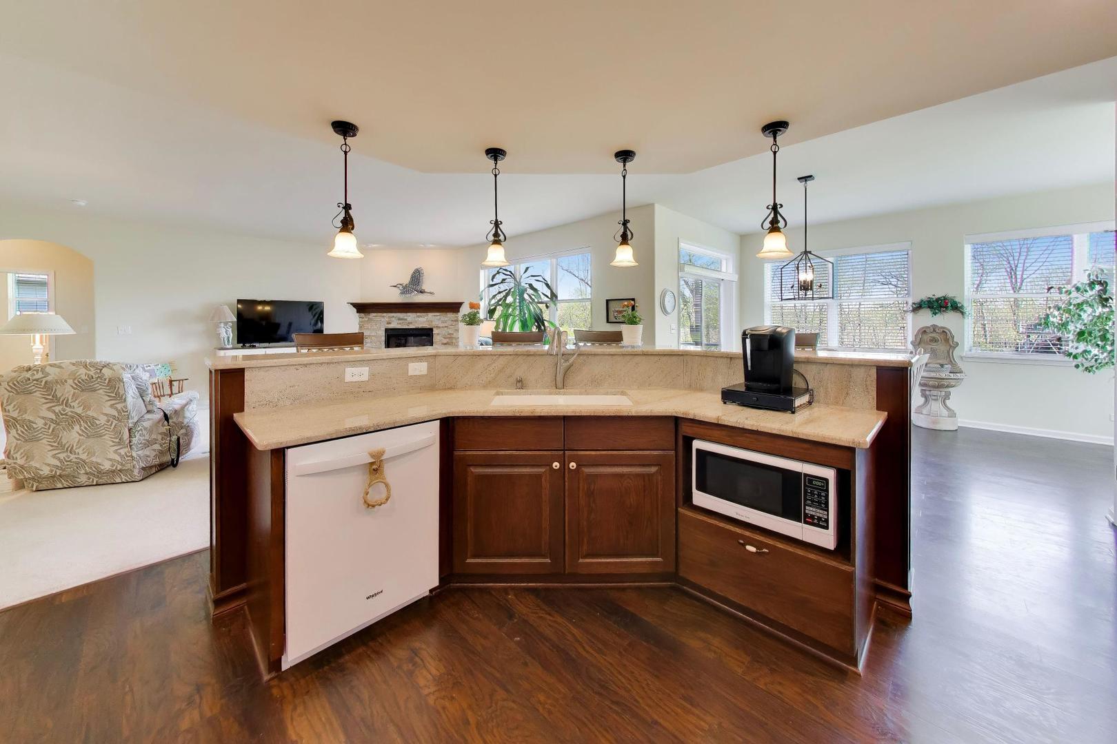 1126 Oak Point Court Antioch, IL 60002 - Photo 12 of 55