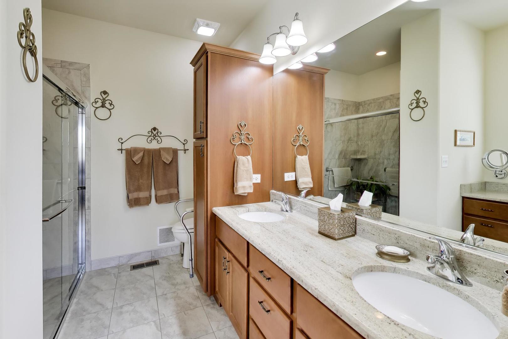 1126 Oak Point Court Antioch, IL 60002 - Photo 19 of 55
