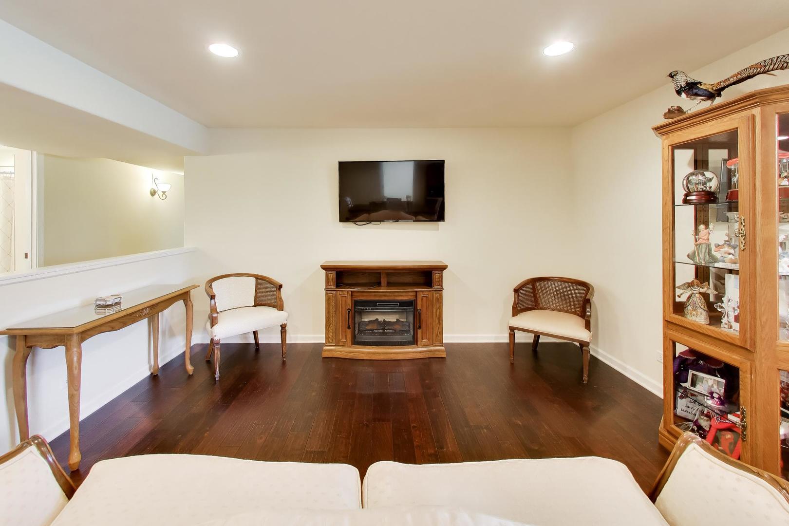 1126 Oak Point Court Antioch, IL 60002 - Photo 29 of 55