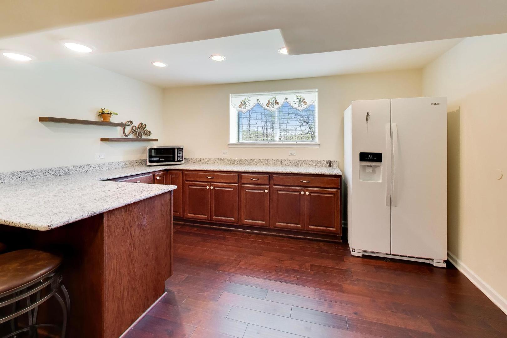 1126 Oak Point Court Antioch, IL 60002 - Photo 32 of 55