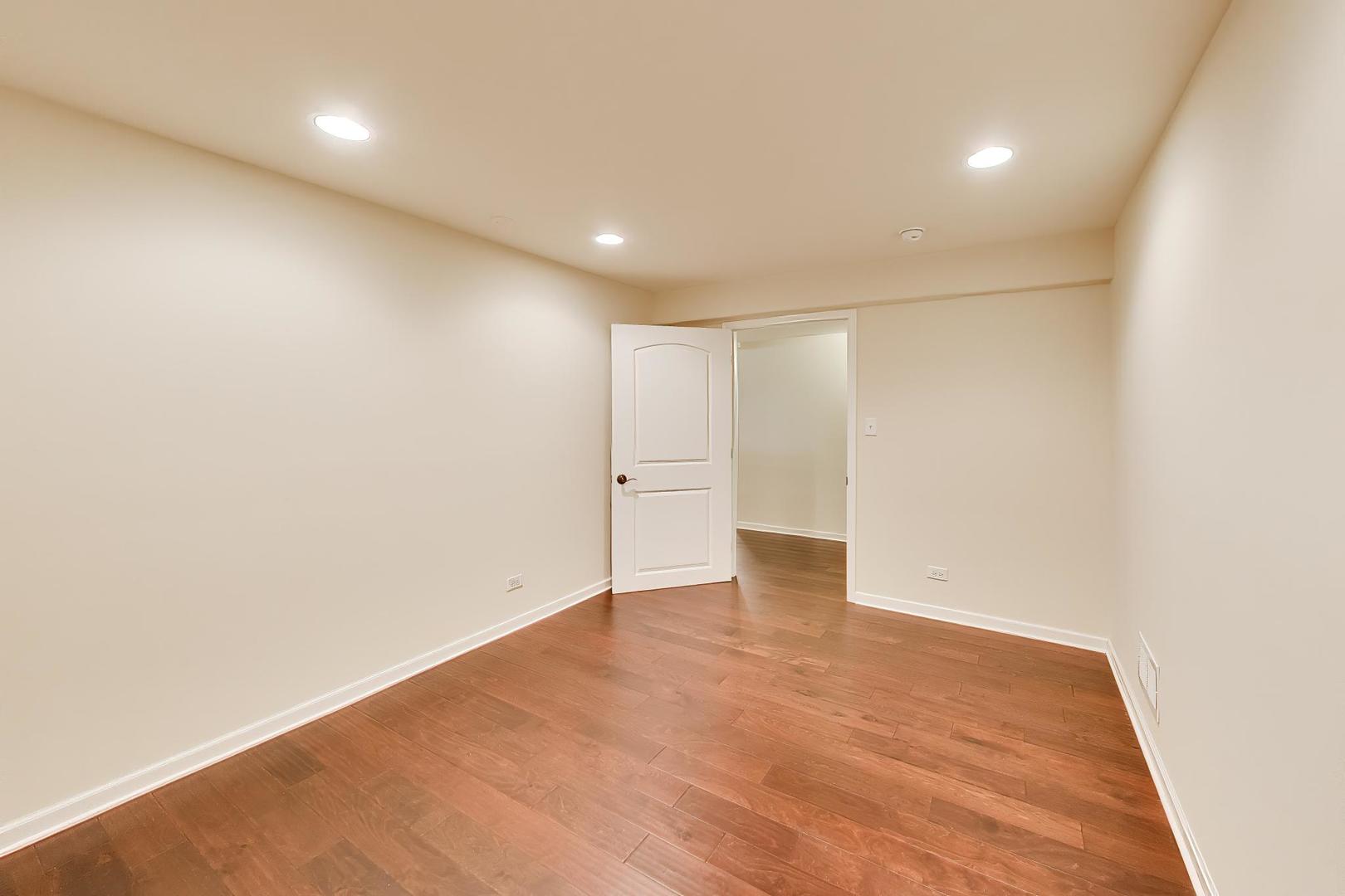 1126 Oak Point Court Antioch, IL 60002 - Photo 38 of 55