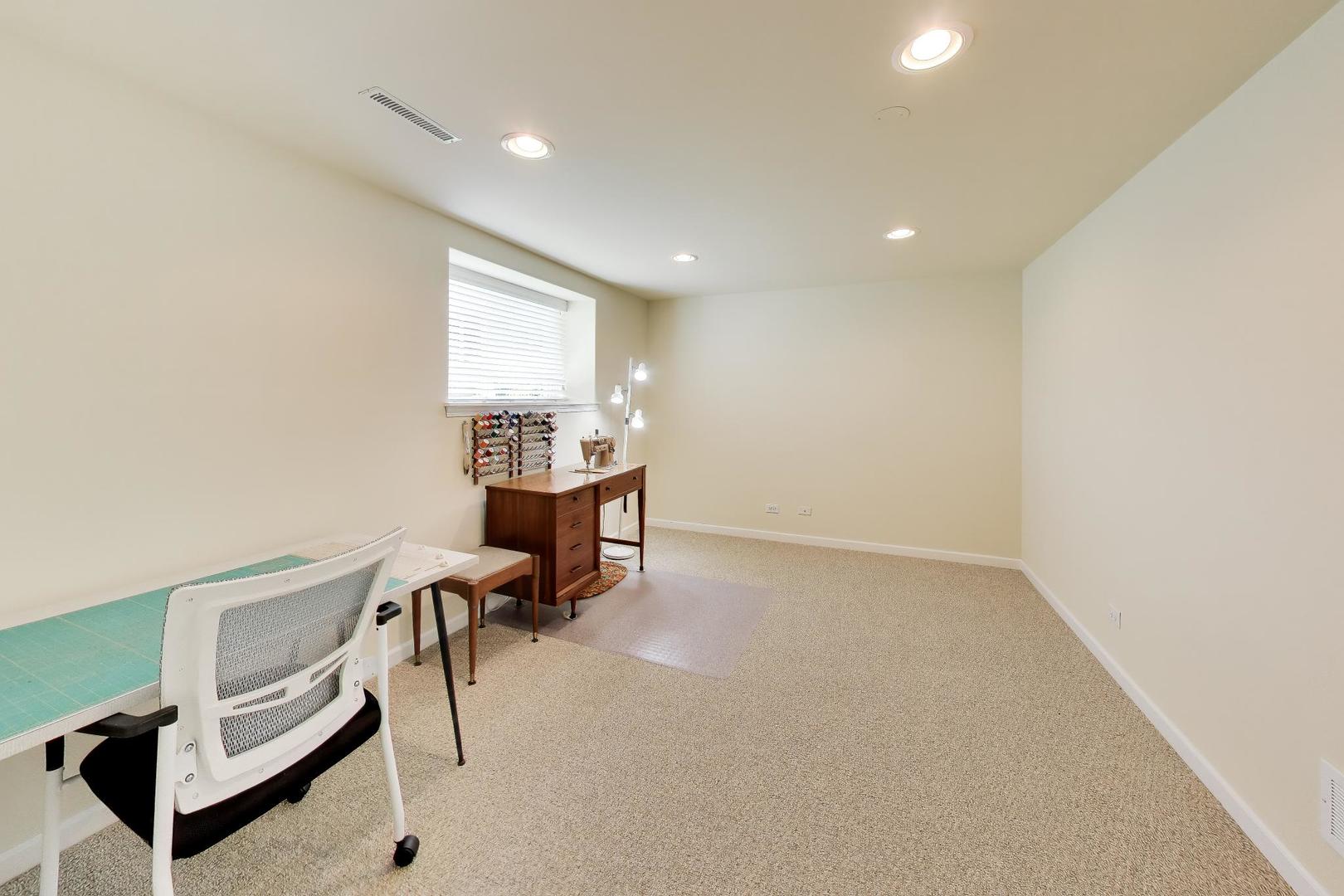 1126 Oak Point Court Antioch, IL 60002 - Photo 39 of 55