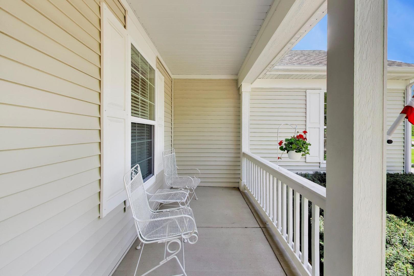 1126 Oak Point Court Antioch, IL 60002 - Photo 4 of 55