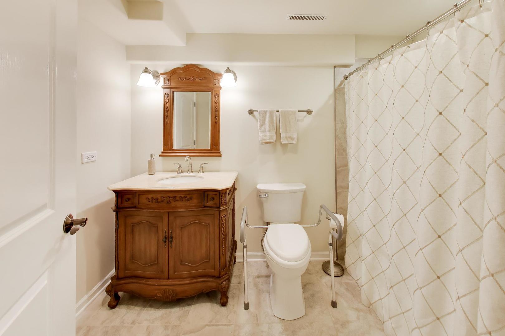 1126 Oak Point Court Antioch, IL 60002 - Photo 41 of 55