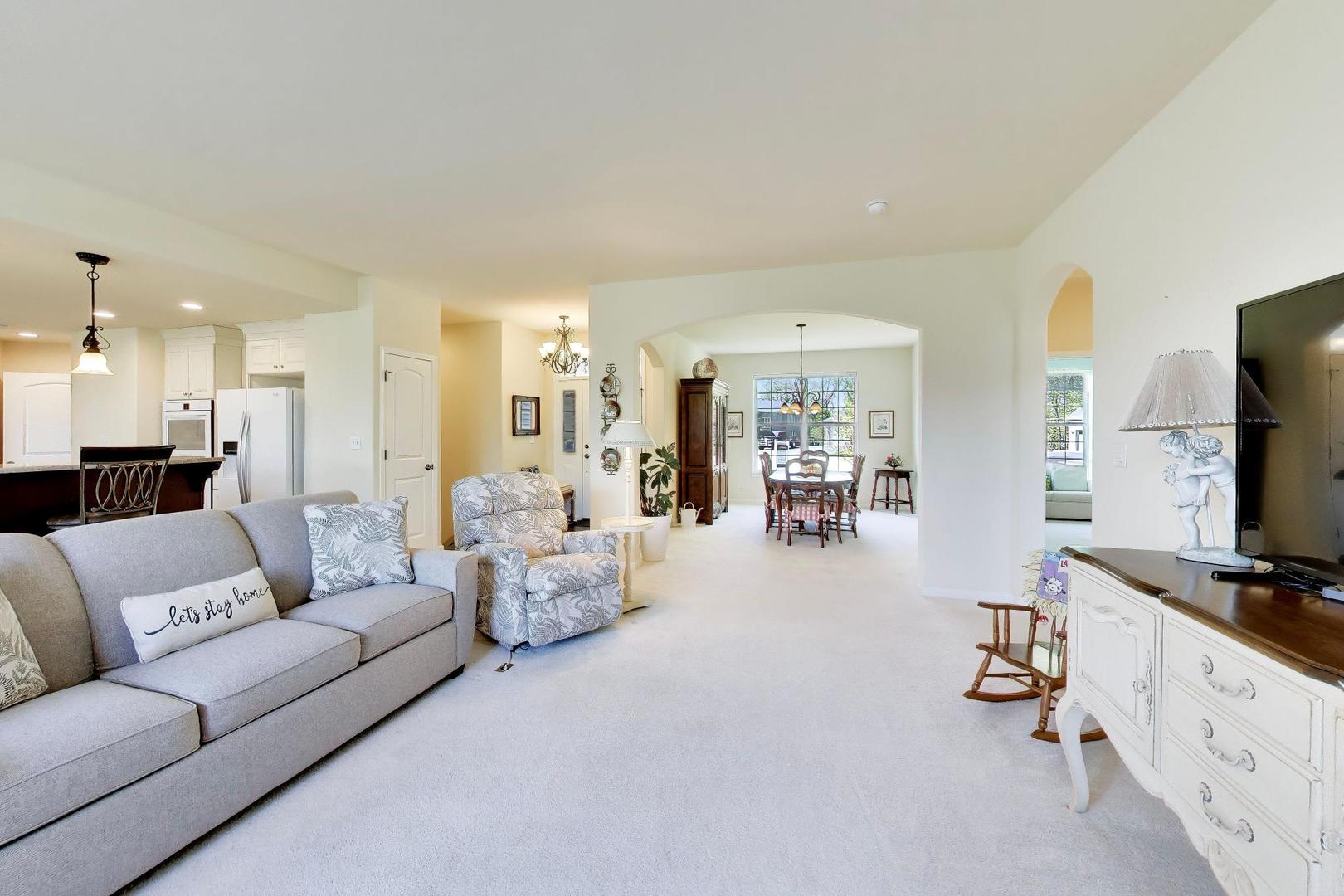 1126 Oak Point Court Antioch, IL 60002 - Photo 8 of 55