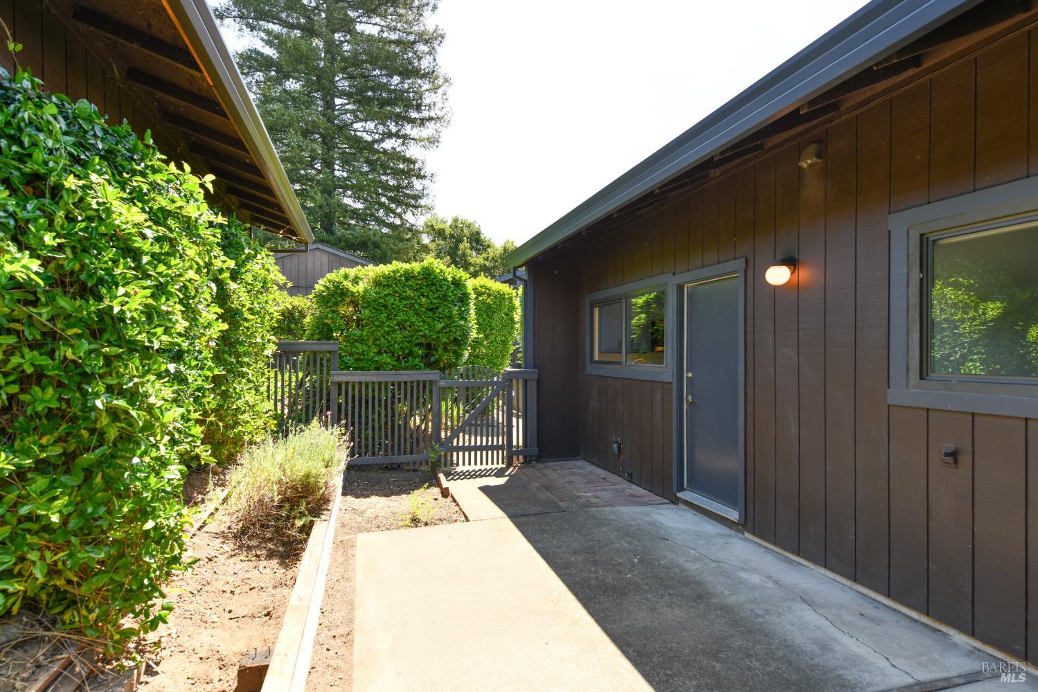 354 Los Alamos Road Santa Rosa, CA 95409 - Photo 17 of 25