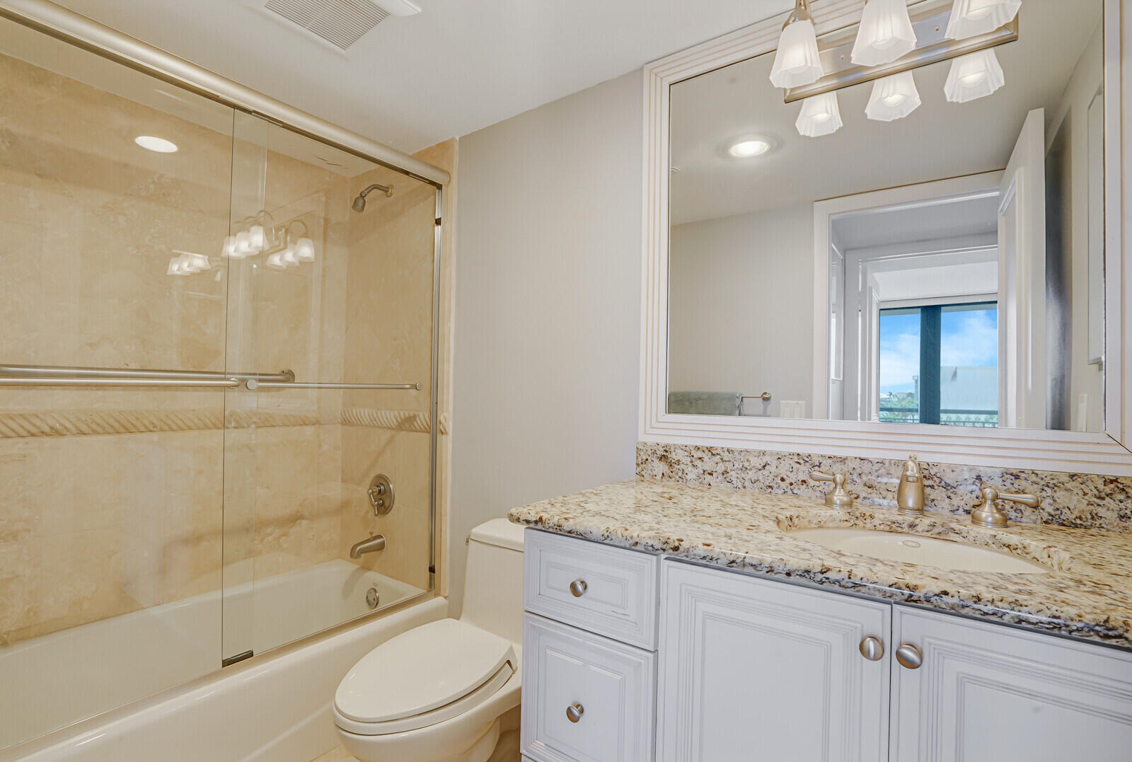2727 North Ocean Boulevard, Unit 2020 Boca Raton, FL 33431 - Photo 18 of 52 Bathroom