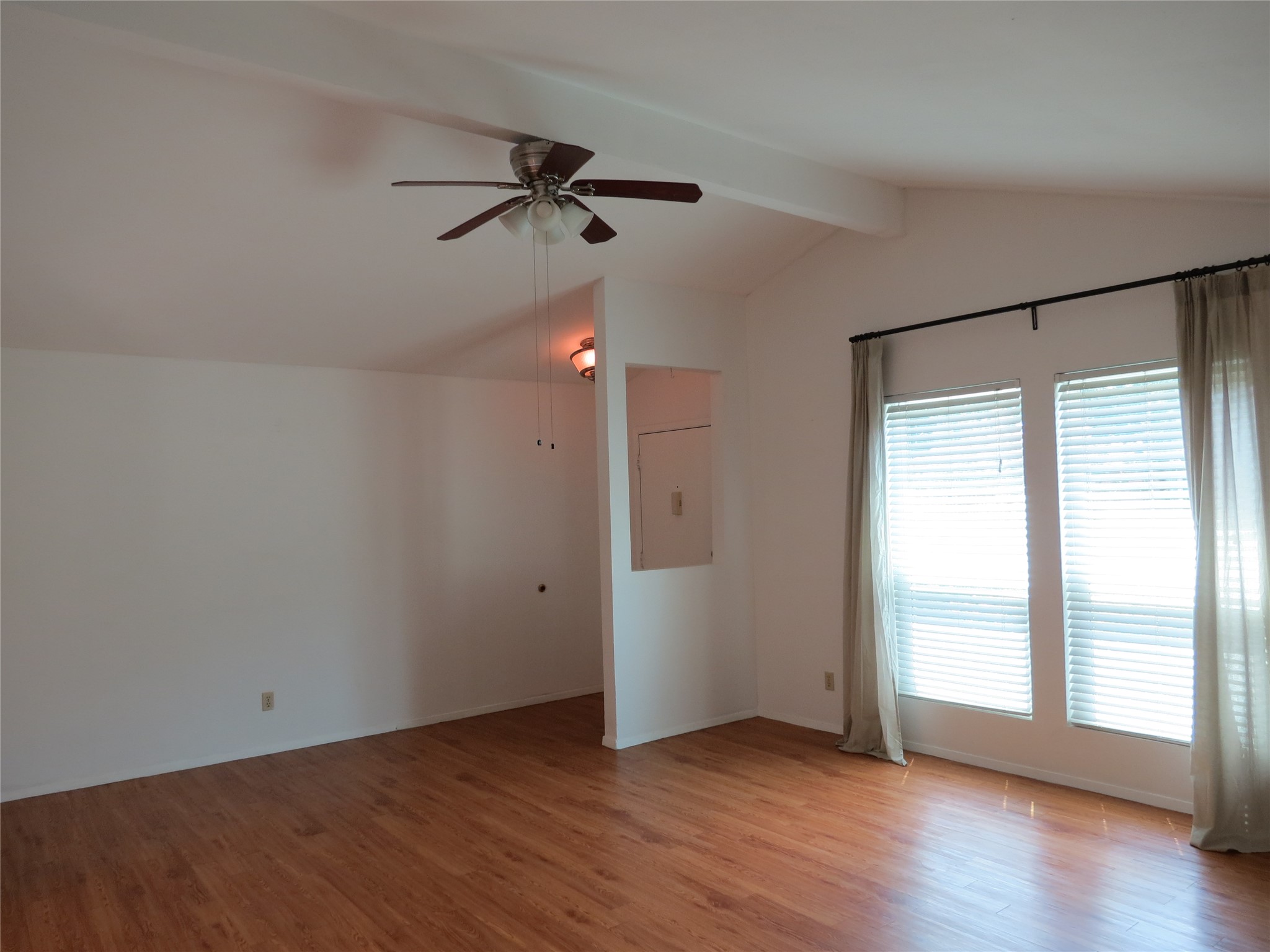 6803 Rearden Road Austin, TX 78745 - Photo 6 of 26