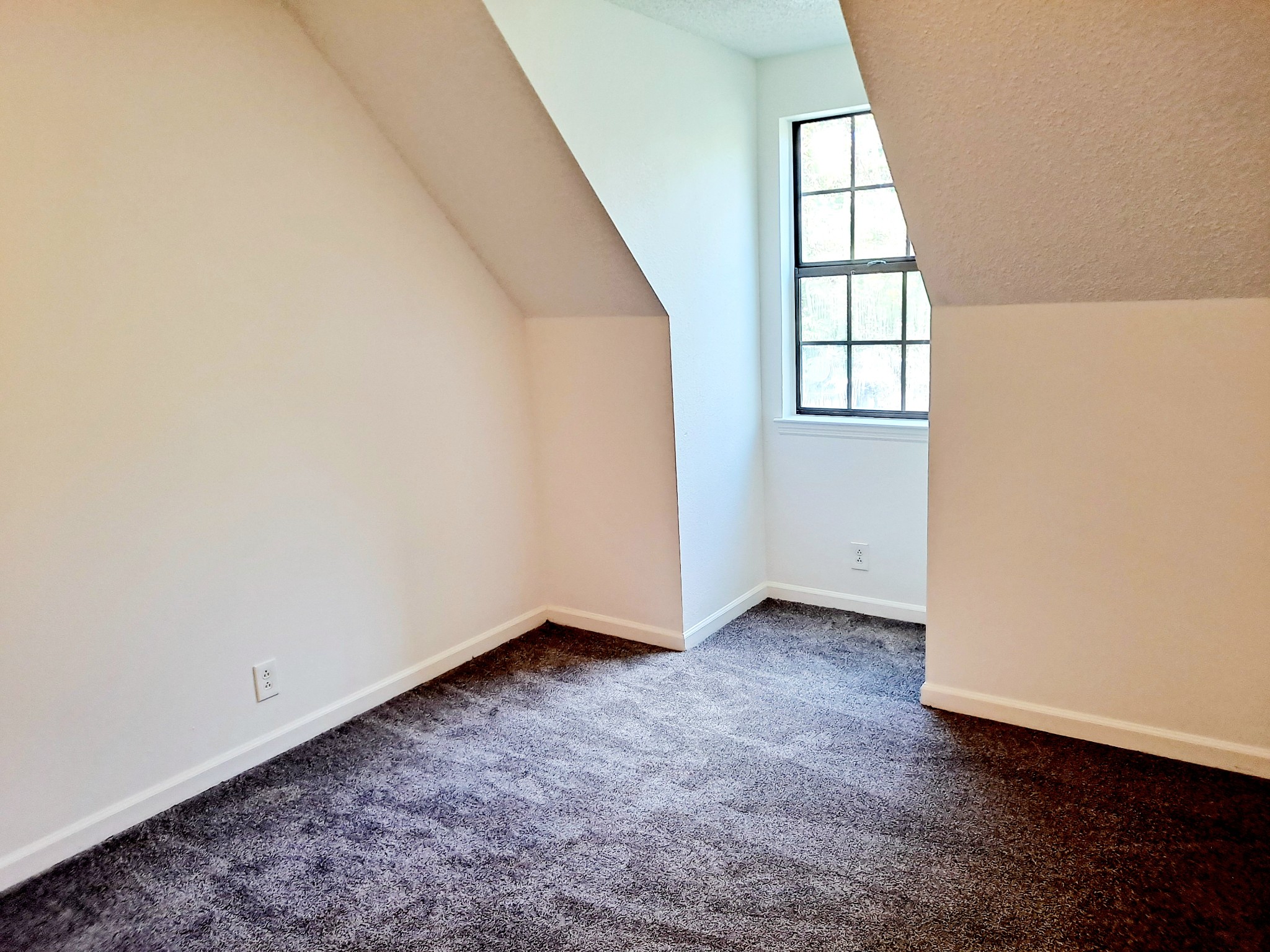 1228 Quail Road Nashville, TN 37214 - Photo 17 of 23 an empty room with windows