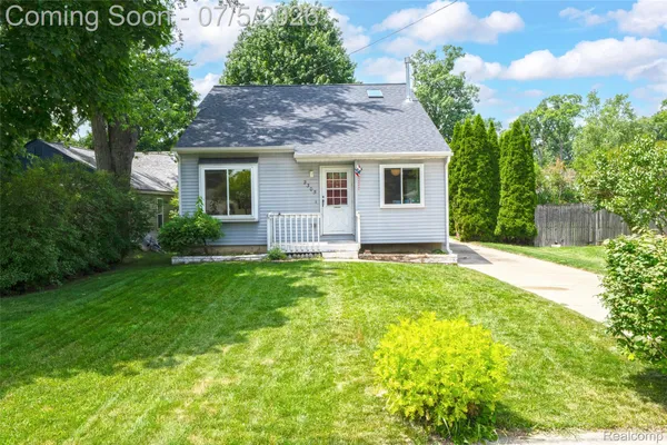 $280,000 | 2305 Ellery Street, Waterford, MI 48327