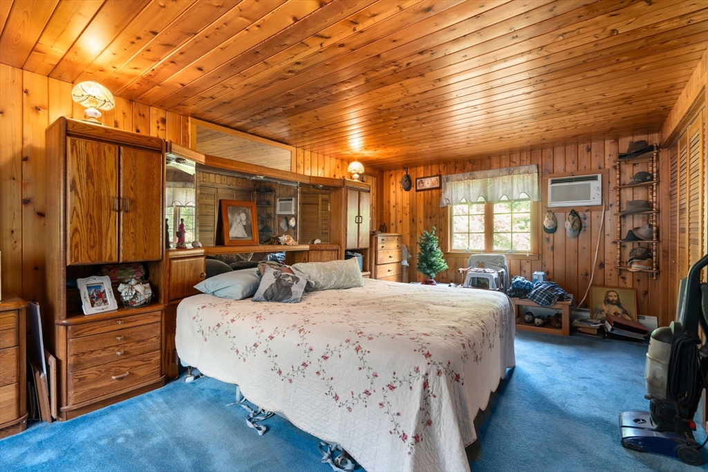 1 Leno Road Sturbridge, MA 01566 - Photo 13 of 33