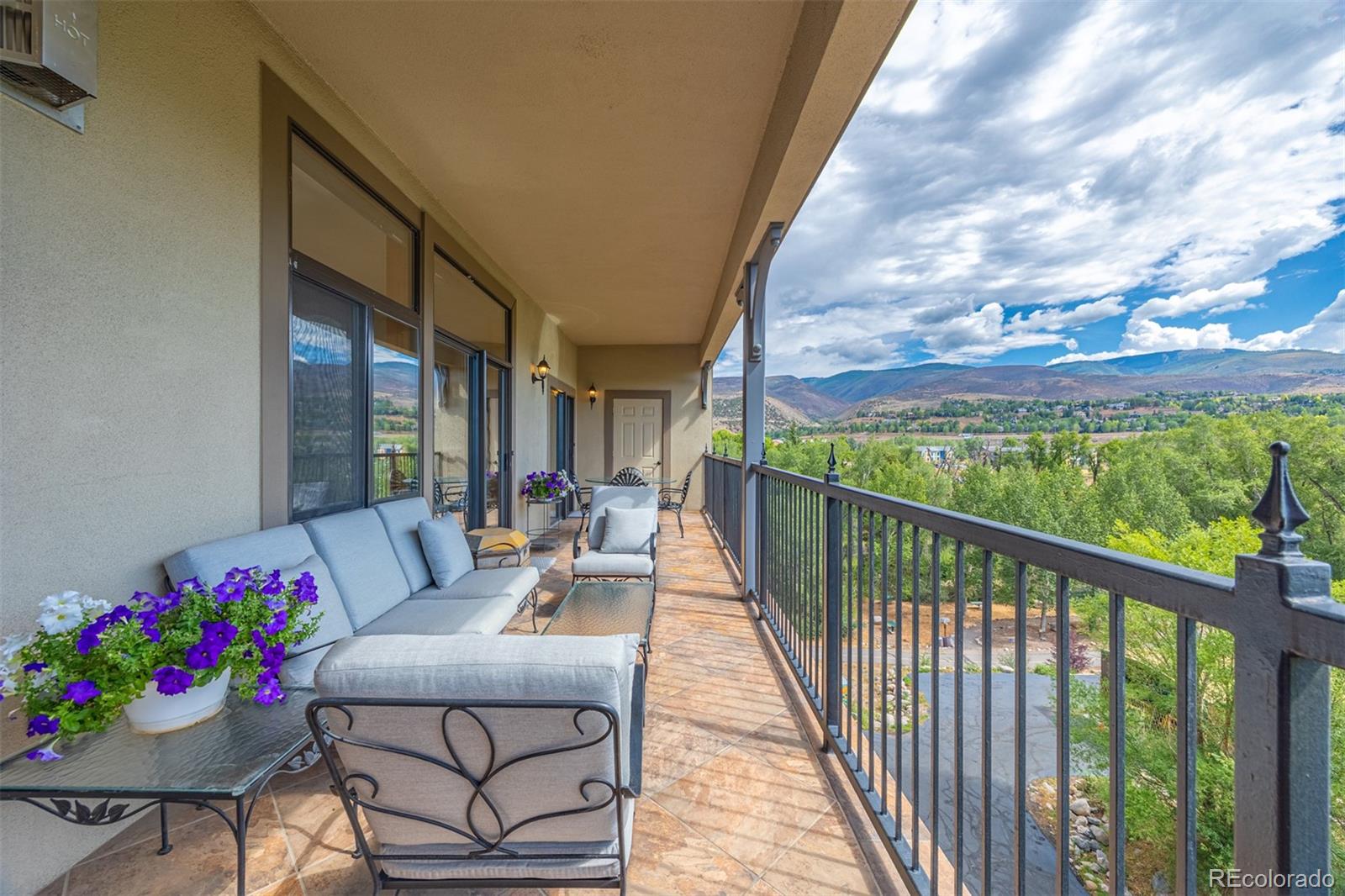 275 Main Street, Unit R403 Edwards, CO 81632 - Photo 2 of 36 Gallery Image 2