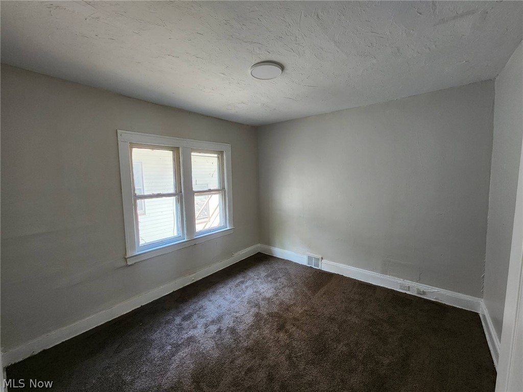 974 Eddy Road Cleveland, OH 44108 - Photo 10 of 48