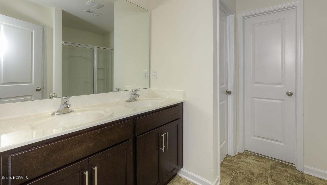 549 Denali Road Winterville, NC 28590 - Photo 26 of 30 1150_INT_OWNERSBATH-1
