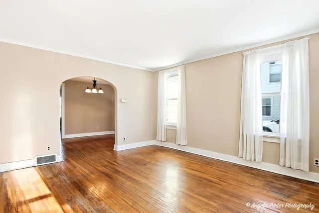 $259,000 | 331 Chestnut Street, Woodstock, IL 60098