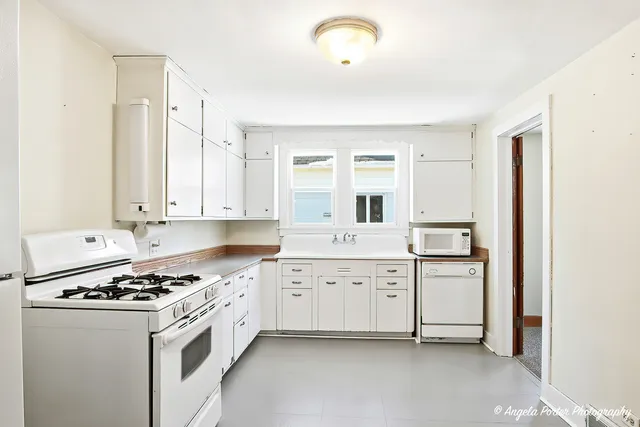 $259,000 | 331 Chestnut Street, Woodstock, IL 60098