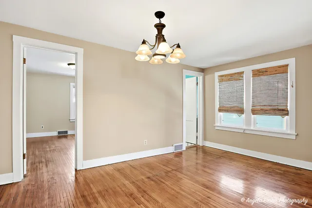 $259,000 | 331 Chestnut Street, Woodstock, IL 60098