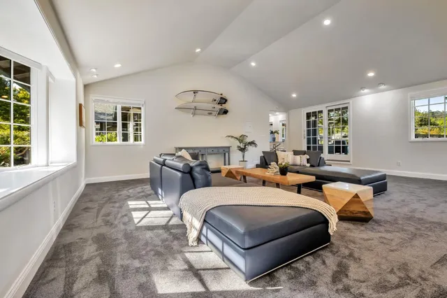 a view of an outdoor space