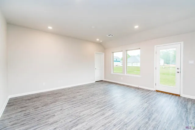 $216,000 | 18112 Fox Hollow Loop, Hammond, LA 70401