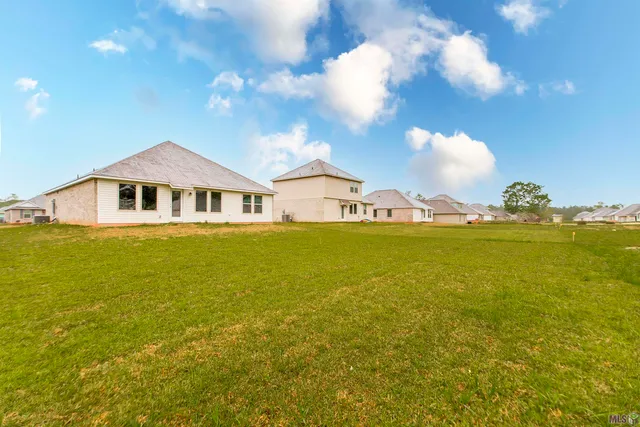 $216,000 | 18112 Fox Hollow Loop, Hammond, LA 70401