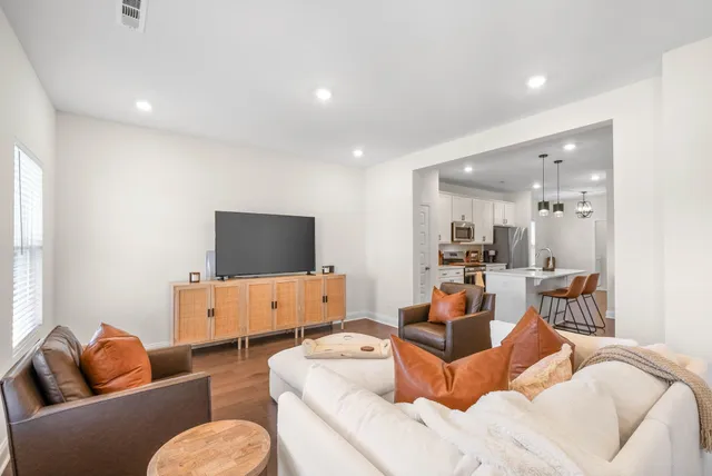 $2,300 | 967 Nance Lane, Lebanon, TN 37087