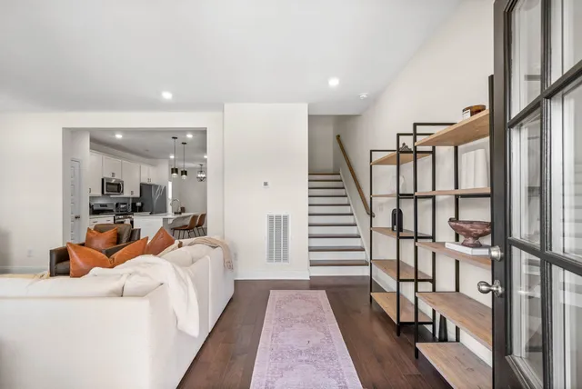 $2,300 | 967 Nance Lane, Lebanon, TN 37087