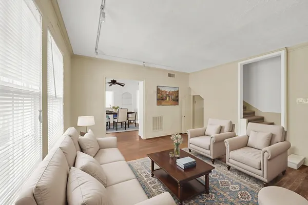 $2,250 | 1939 Richmond Avenue, Unit 2, Houston, TX 77098