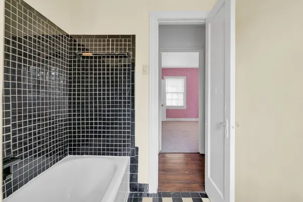 $2,250 | 1939 Richmond Avenue, Unit 2, Houston, TX 77098