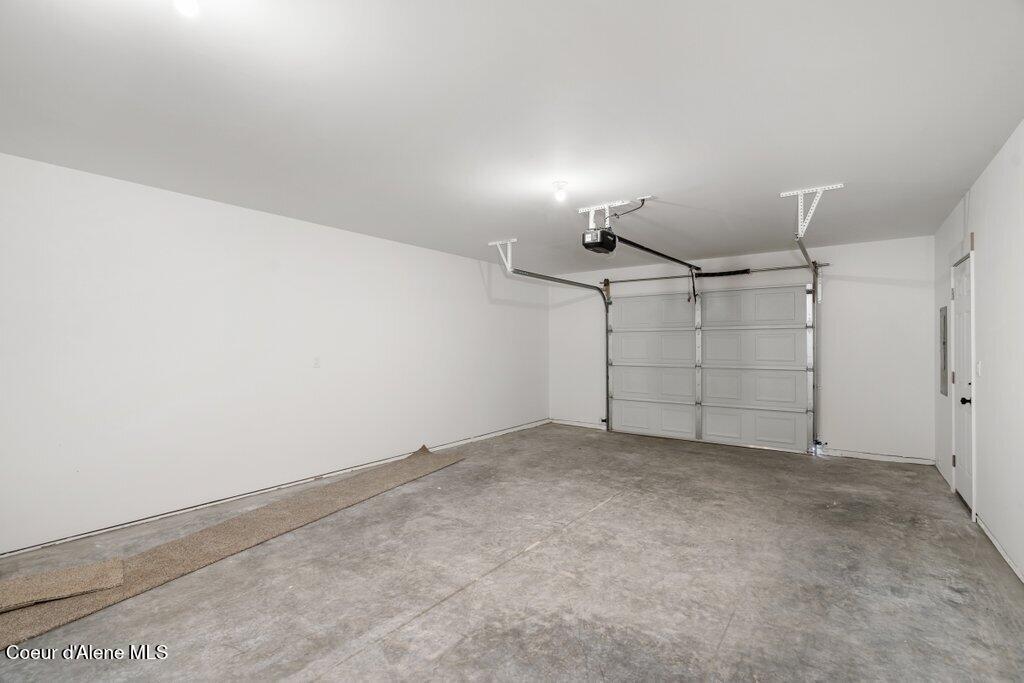431 F Street Plummer, ID 83851 - Photo 22 of 31 Attached Garage Interior