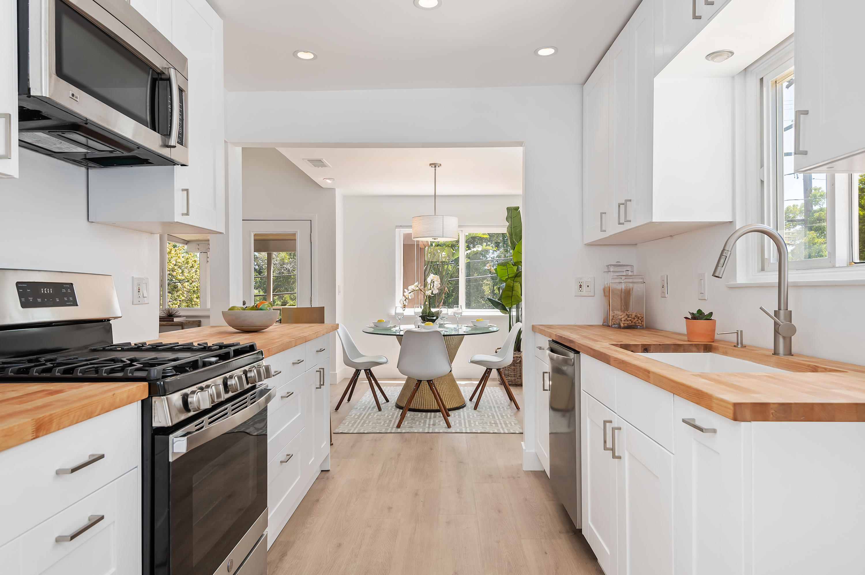 2840 Foothill Road Santa Barbara, CA 93105 - Photo 3 of 24 Kitchen