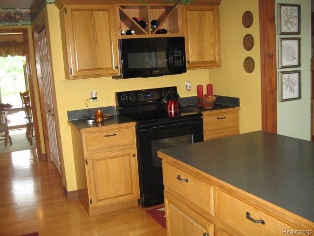 7268 Comstock Road Jeddo, MI 48032 - Photo 7 of 19 IMG_0008.jpg