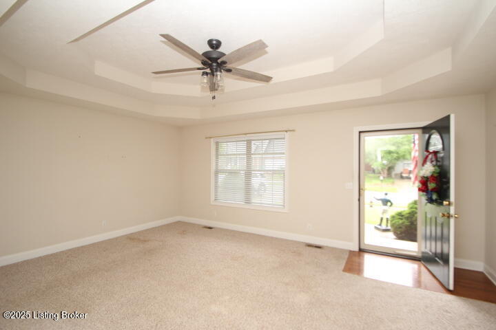 4005 Paddock Loop Lawrenceburg, KY 40342 - Photo 6 of 28 6