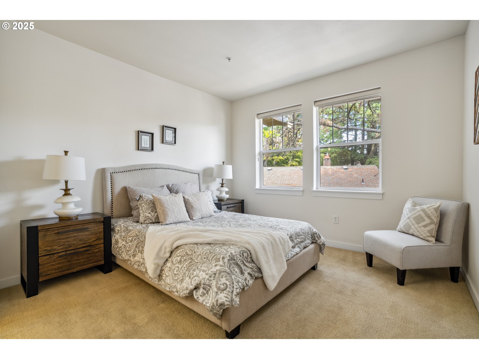 8329 Southwest 24th Avenue Portland, OR 97219 - Photo 11 of 21