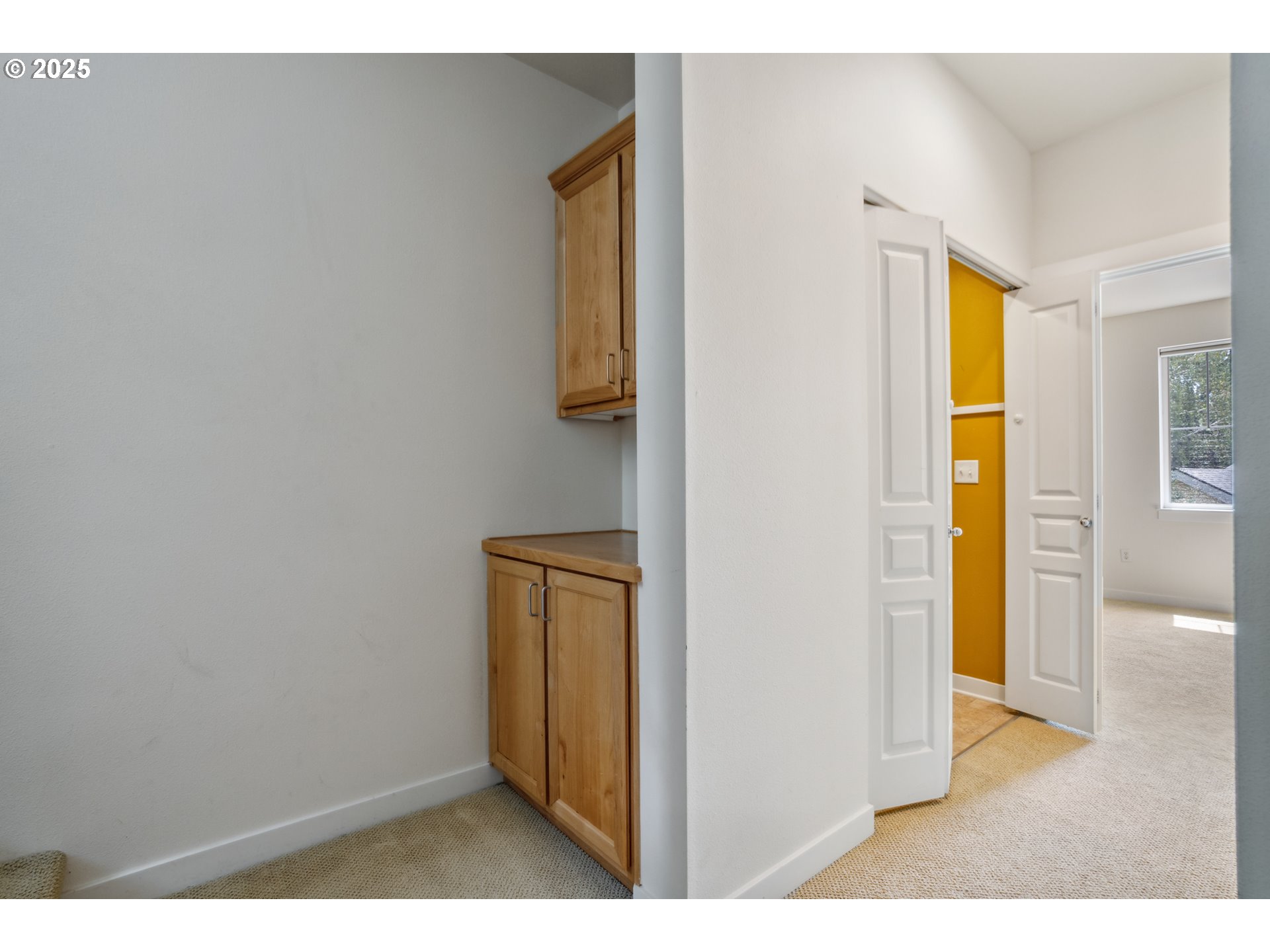 8329 Southwest 24th Avenue Portland, OR 97219 - Photo 14 of 21
