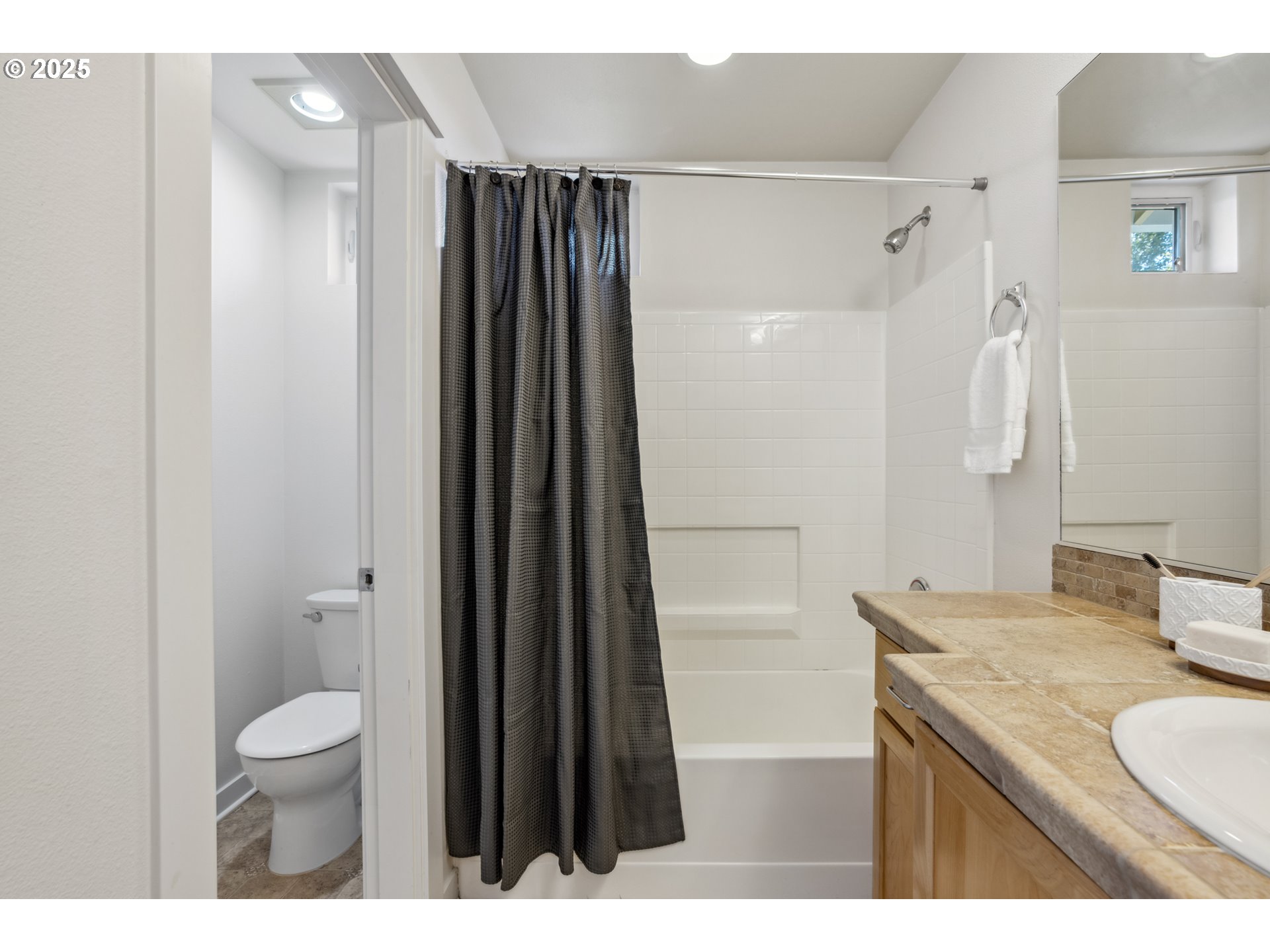 8329 Southwest 24th Avenue Portland, OR 97219 - Photo 18 of 21