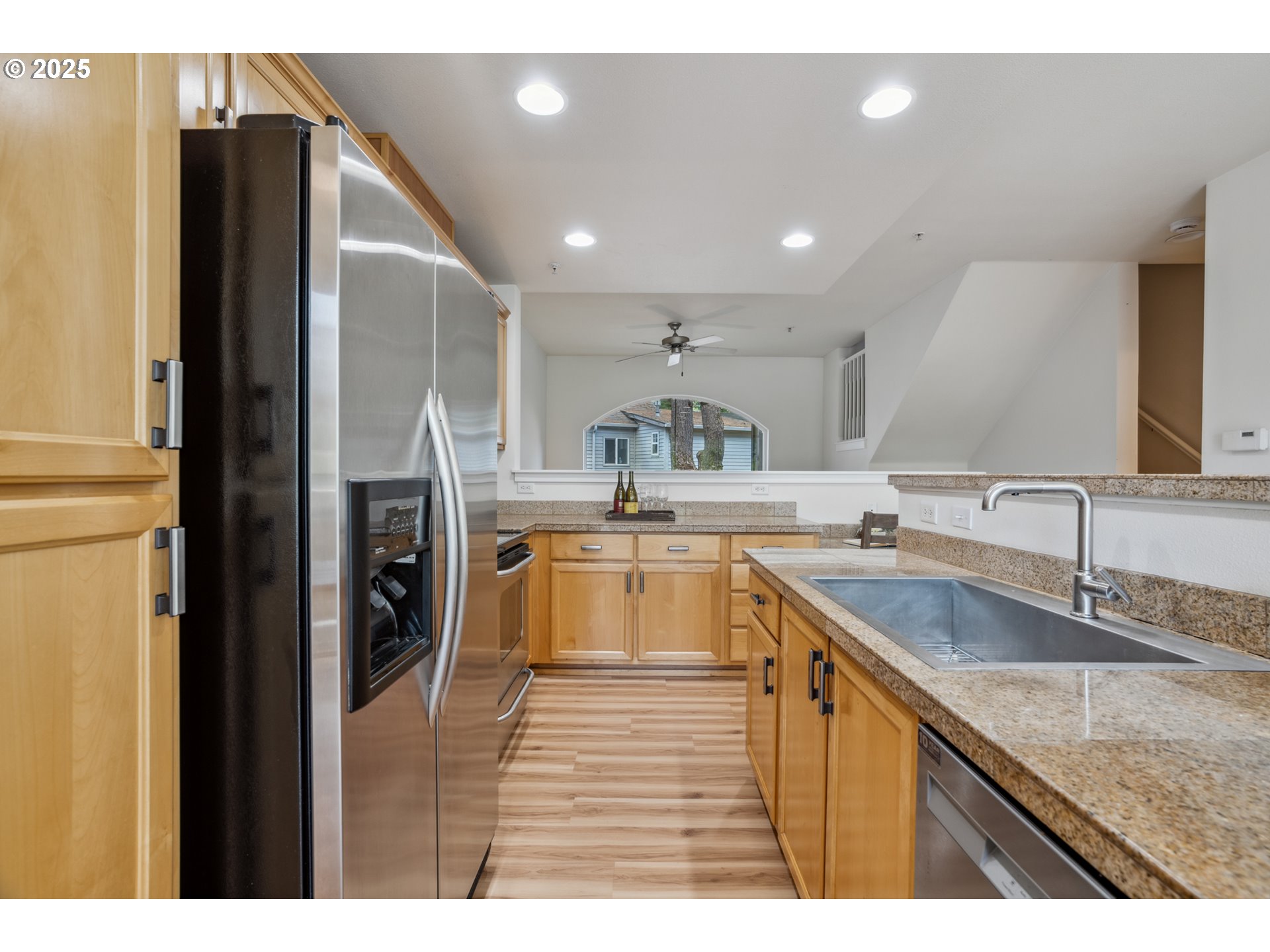 8329 Southwest 24th Avenue Portland, OR 97219 - Photo 6 of 21