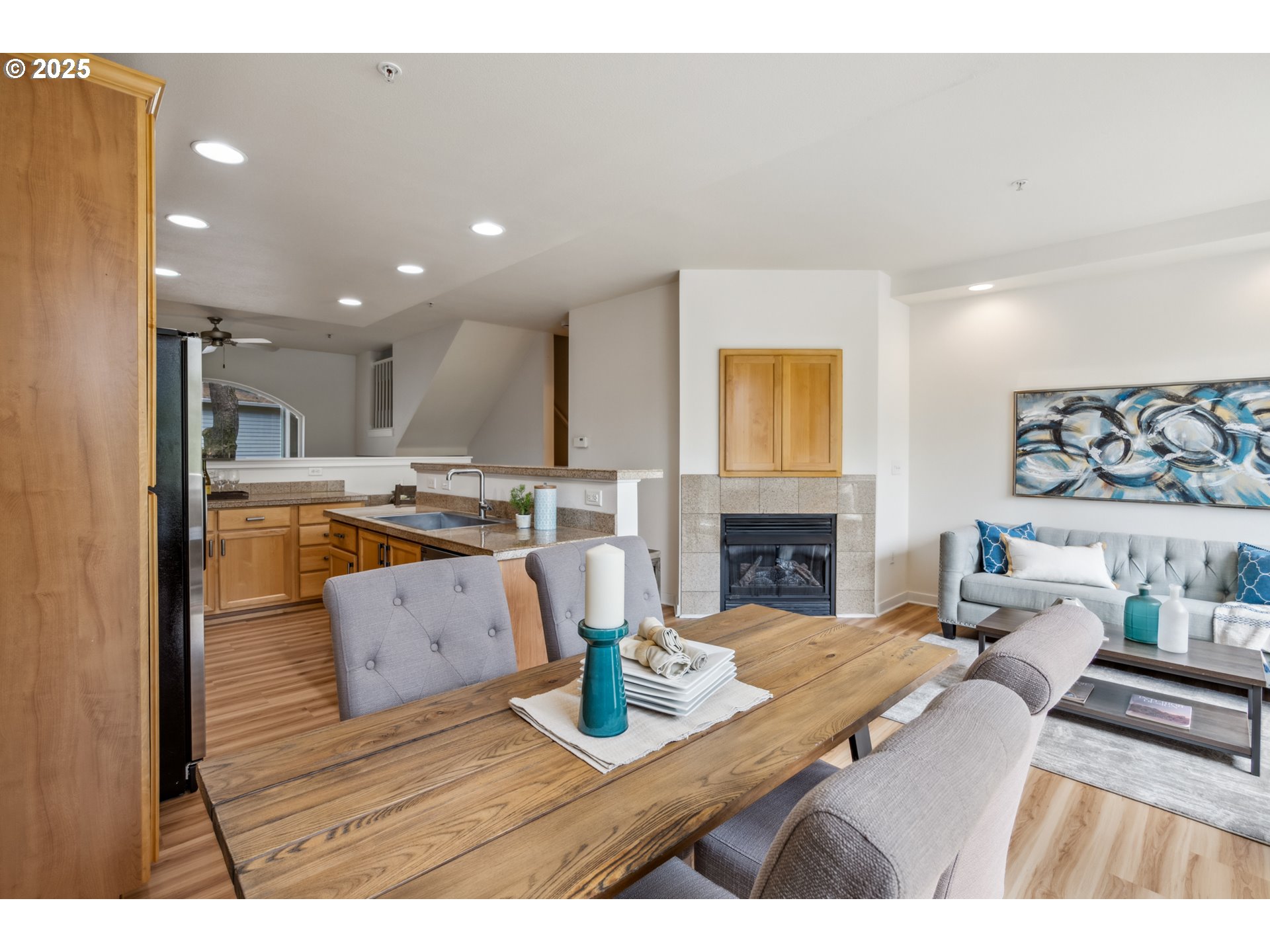 8329 Southwest 24th Avenue Portland, OR 97219 - Photo 7 of 21