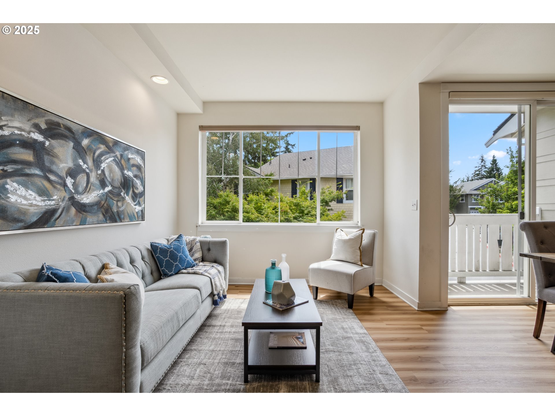 8329 Southwest 24th Avenue Portland, OR 97219 - Photo 9 of 21