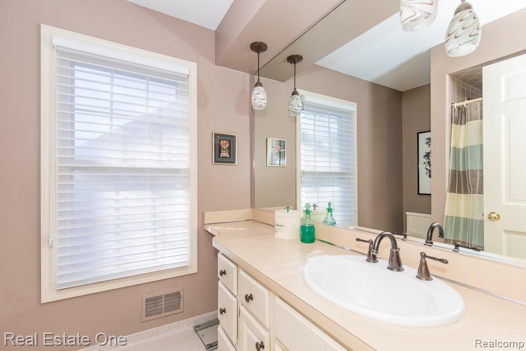 2601 Winter Park Road Rochester Hills, MI 48309 - Photo 22 of 48