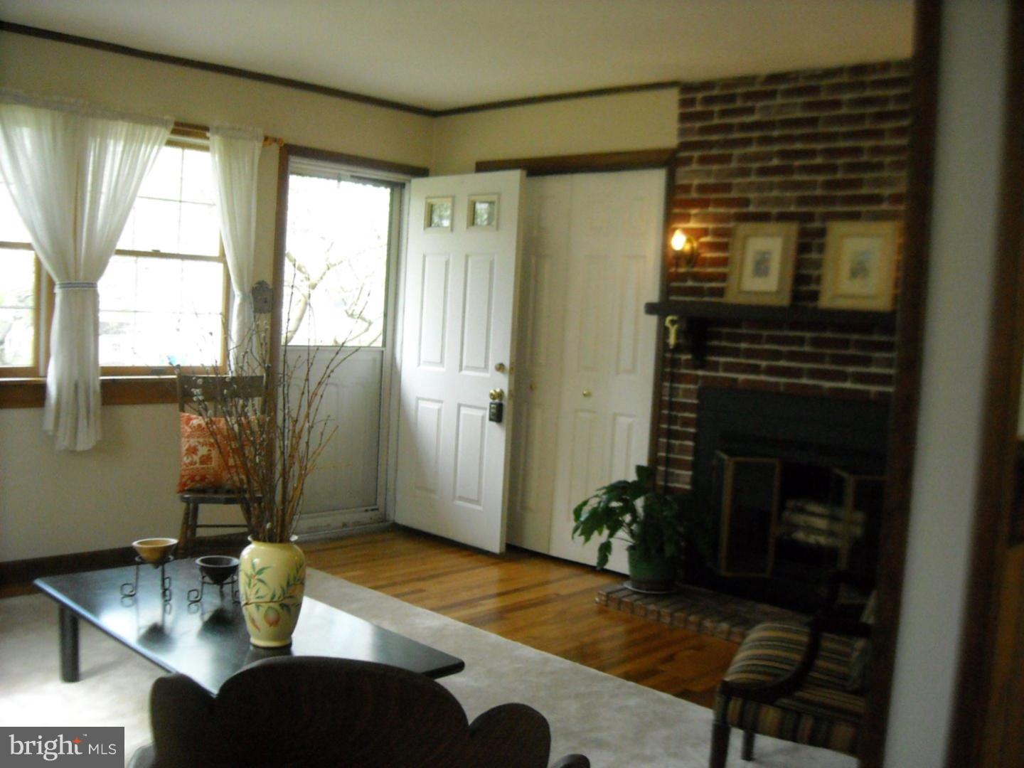 147 French Road Collegeville, PA 19426 - Photo 4 of 22 Living Room