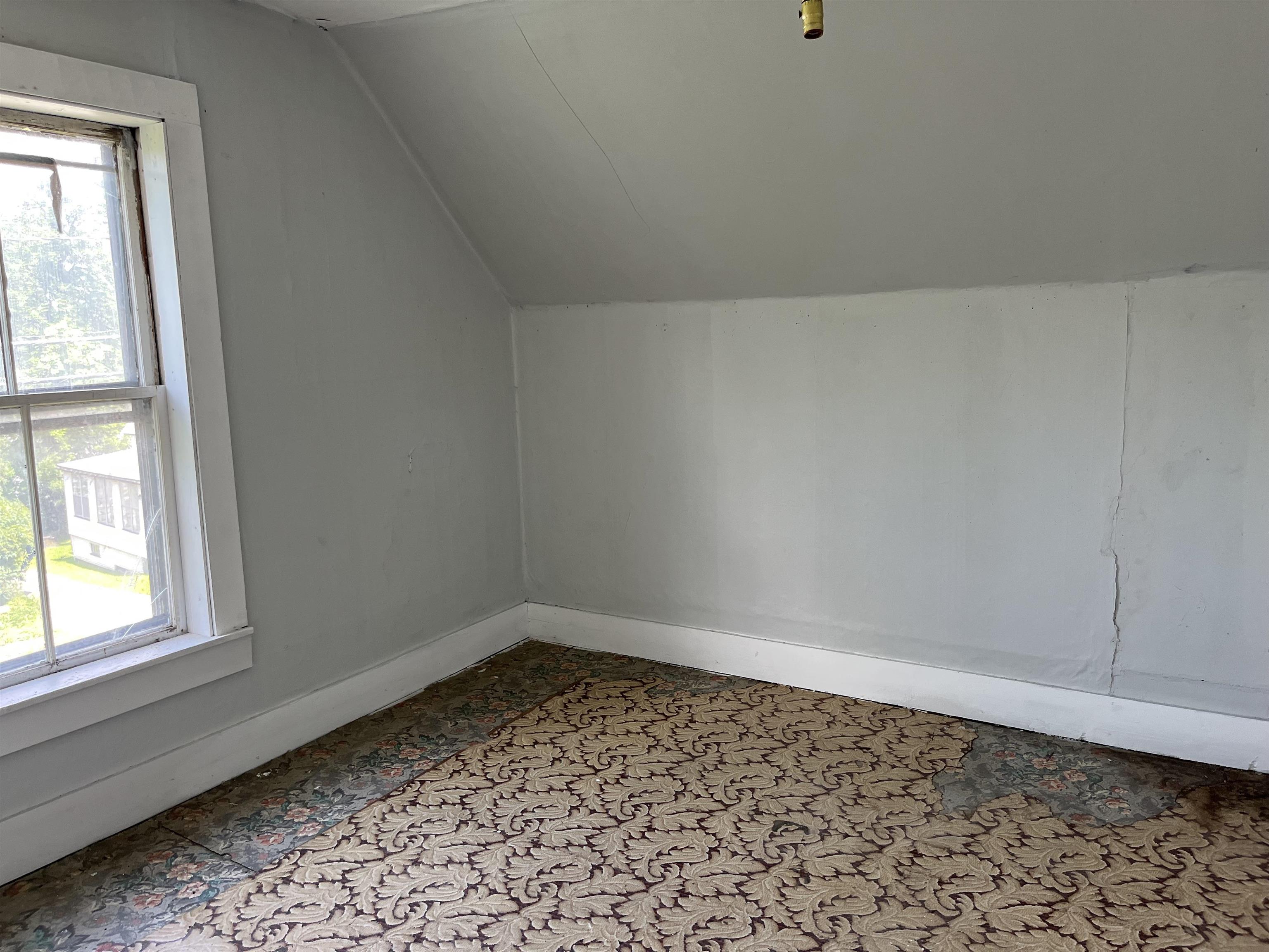 381 Glen Road Newport, VT 05855 - Photo 8 of 13