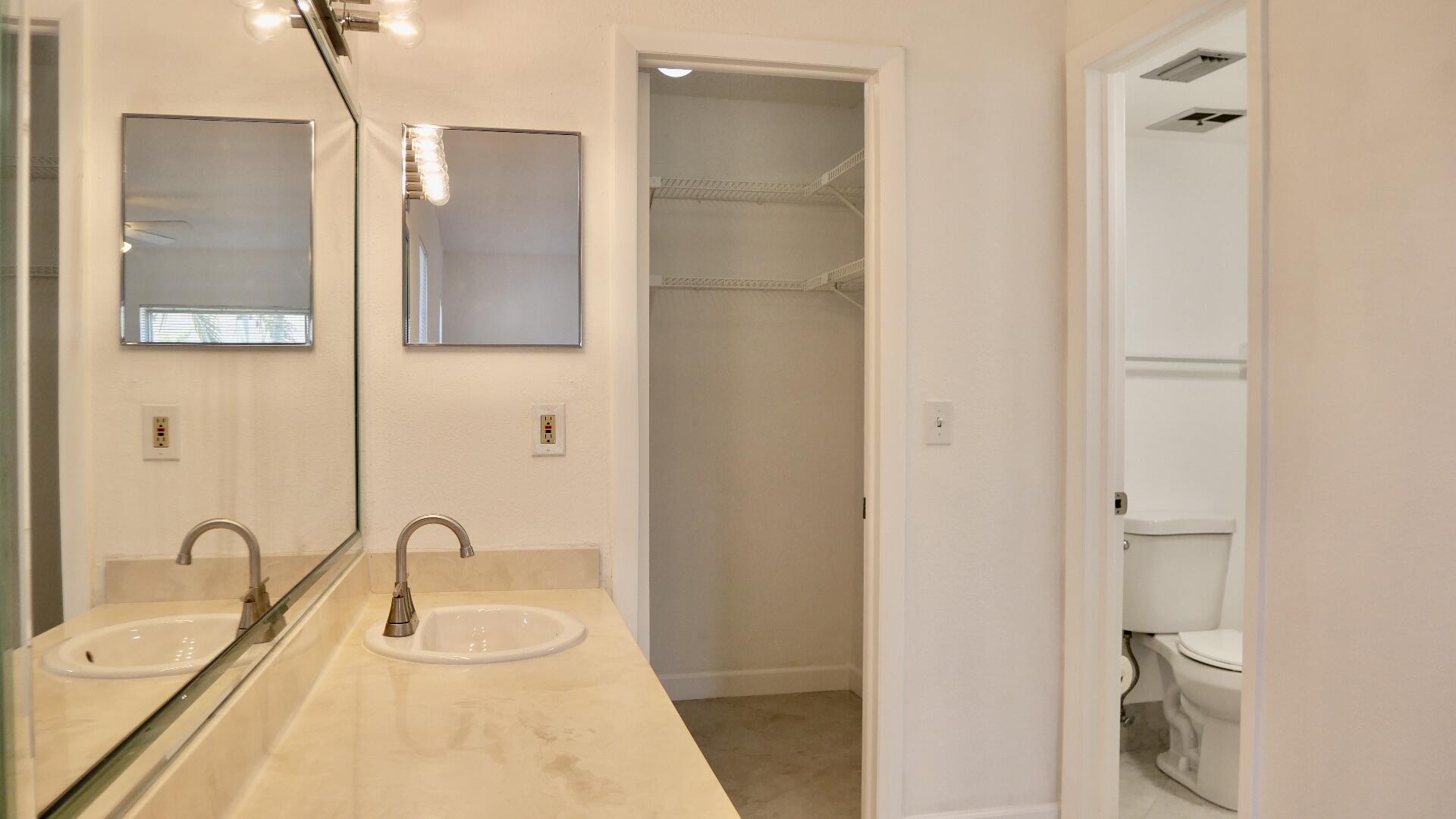 13638 Vía Flora, Unit D Delray Beach, FL 33484 - Photo 20 of 27 P1011203