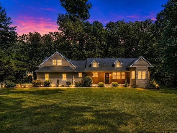 $724,900 | 47 East Baylies Road, Charlton, MA 01507