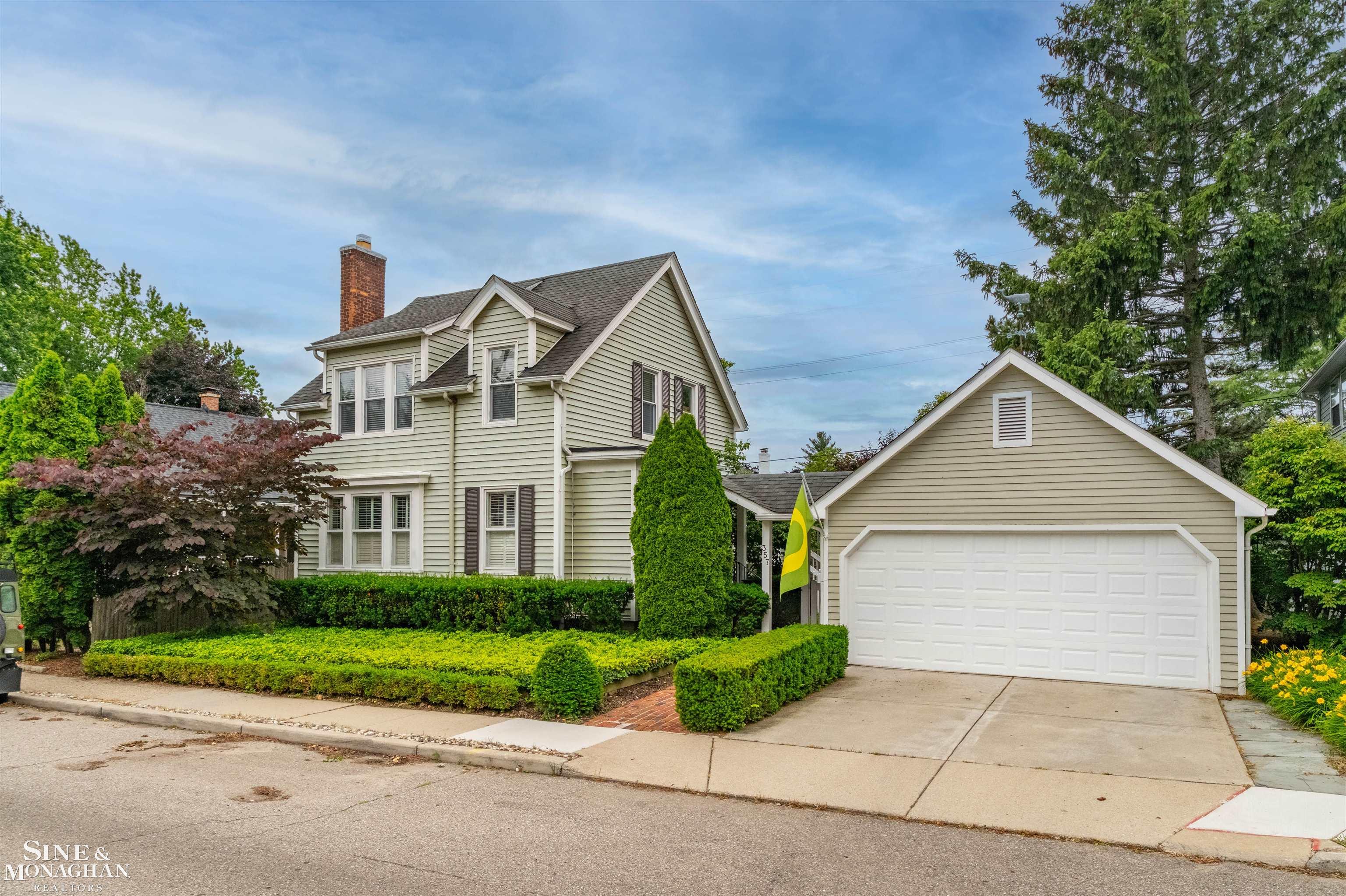 357 Roosevelt Place Grosse Pointe, MI 48230 - Photo 1 of 52