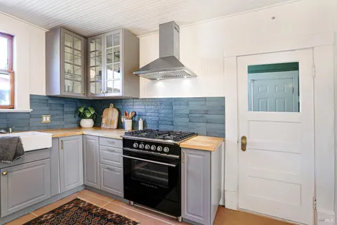 $895,000 | 229-231 Bodega Avenue, Petaluma, CA 94952