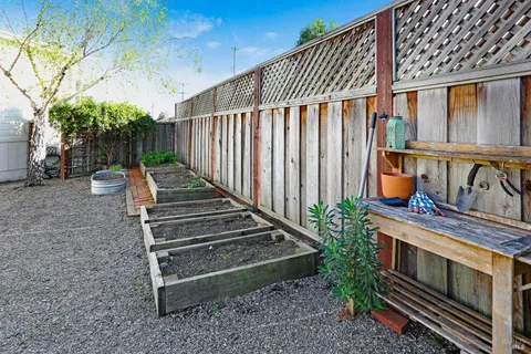 $895,000 | 229-231 Bodega Avenue, Petaluma, CA 94952