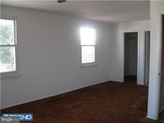 302 Winding Way Clementon, NJ 08021 - Photo 7 of 12 Bedroom - Main